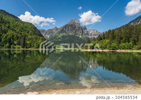Lake Obersee in the Swiss Alps, Switzerland Lake Obersee in the Swiss Alps, Switzerland 104585534