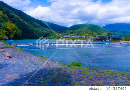 【京都風景】嵐山は平安の貴族が愛した風光明媚な地 104587495