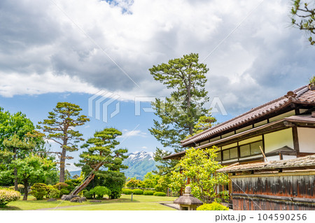 藤田記念庭園　和館　岩木山を借景 104590256