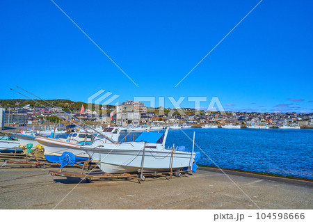 千葉県銚子市犬若の千騎ケ岩付近から外川港方面を見る 千葉県銚子市犬若の千騎ケ岩付近から外川港方面を見る 104598666