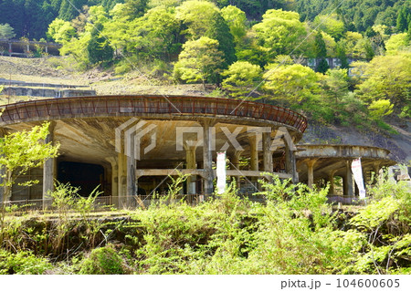 神子畑選鉱場跡のシックナー（兵庫県朝来市） 104600605