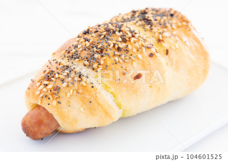 美味しいソーセージパン 104601525