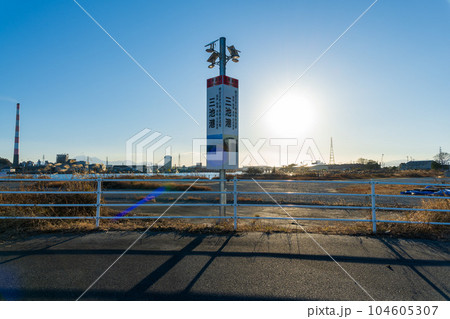 美しい夕陽の絶景スポット「三池港」(福岡県大牟田市有明町) 美しい夕陽の絶景スポット「三池港」(福岡県大牟田市有明町) 104605307