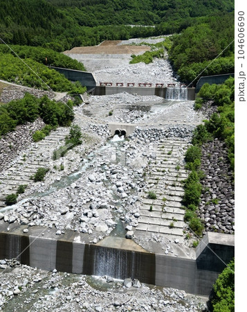 【空撮】滑川第1砂防堰堤と砂防ダム群(長野県上松町) 【空撮】滑川第1砂防堰堤と砂防ダム群(長野県上松町) 104606690