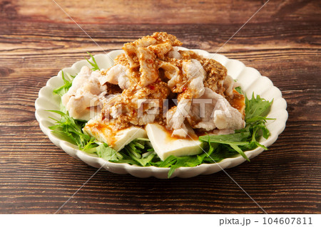 冷しゃぶ豆腐サラダ 104607811