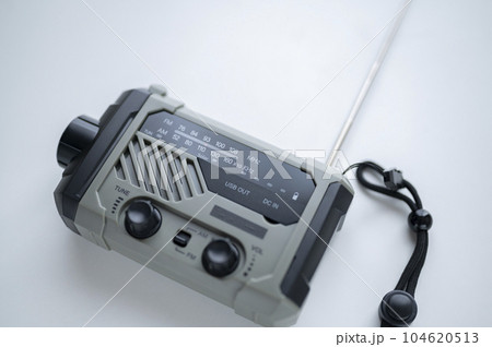 緊急時に頼りになる防災ラジオ 緊急時に頼りになる防災ラジオ 104620513