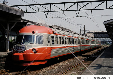 御殿場駅に停車する小田急SE車　ロマンスカー 104630014