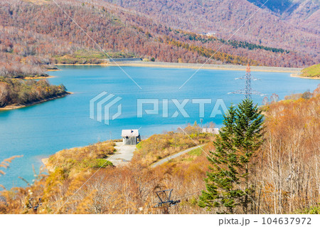 新潟湯沢町 紅葉の田代高原 田代湖 新潟湯沢町 紅葉の田代高原 田代湖 104637972