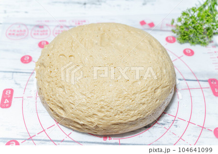 パン作り 一次発酵 パン作り 一次発酵 104641099