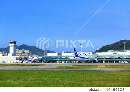 【愛媛県】晴天の松山空港 【愛媛県】晴天の松山空港 104641284