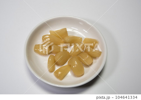 らっきょうの古漬け らっきょうの古漬け 104641334