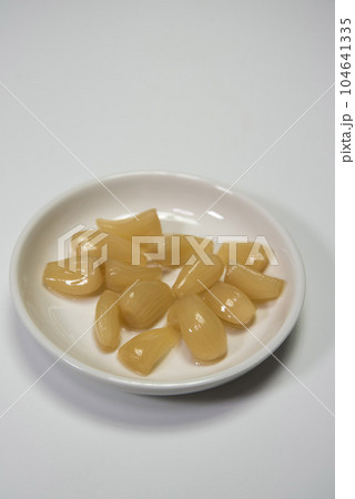 らっきょうの古漬け らっきょうの古漬け 104641335