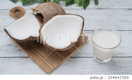 ココナツミルク イメージ ココナツミルク イメージ 104642560