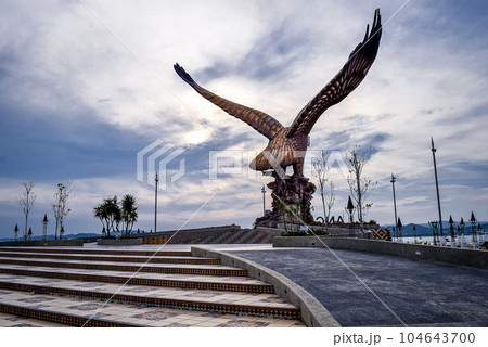 Famous Eagle Square Landmark in Langkawi 104643700
