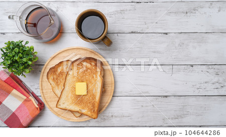 朝食イメージ・トーストとコーヒー 朝食イメージ・トーストとコーヒー 104644286
