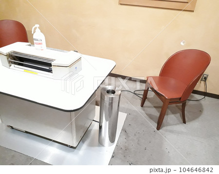 旅館喫煙スペース 104646842