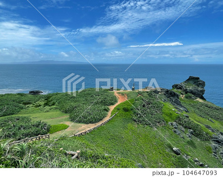石垣島本島最西端の絶景・御神崎 石垣島本島最西端の絶景・御神崎 104647093
