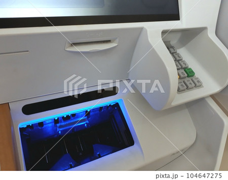 ATM現金投入口 ATM現金投入口 104647275