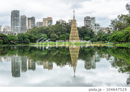 The lake in Parque do Ibirapuera, Sao Paulo, Brazil. One of the largest parks in the city of Sao Paulo. 104647529