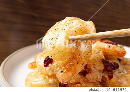Creamy shrimp with fried shrimp tossed in cream Creamy shrimp with fried shrimp tossed in cream 104651973