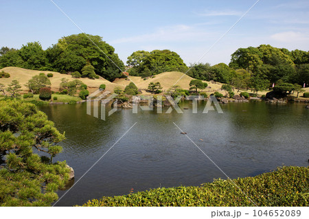 熊本の観光名所　水前寺成趣園（水前寺公園） 104652089