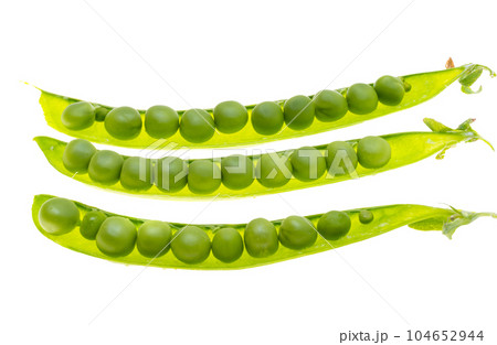 green peas isolated green peas isolated 104652944