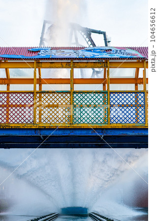 山梨県　富士急ハイランド　ジェットコースター　遊園地　午前　昼　デート　娯楽　観光　思い出 104656612