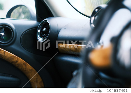 ミニクロスオーバーの内装 104657491