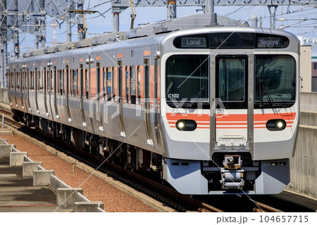 関西線を走るJR東海315系3000番台電車 104657715