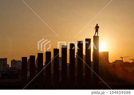 Of success and career growth in business. 104659386
