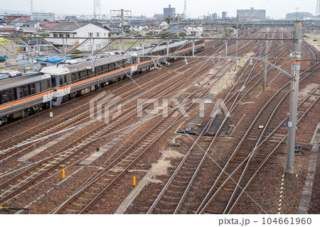 【東海道本線】愛知機関区を通過する特急ひだ 【東海道本線】愛知機関区を通過する特急ひだ 104661960