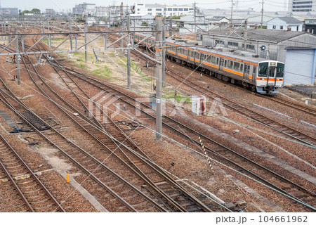 【東海道本線】稲沢貨物線を通過する回送列車 104661962