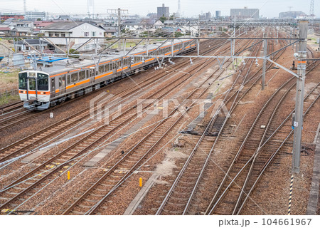【東海道本線】愛知機関区を通過する普通列車 104661967