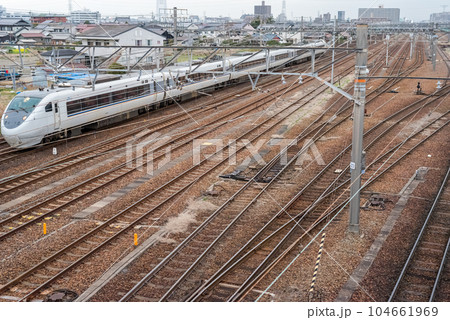 【東海道本線】愛知機関区を通過する特急しらさぎ 【東海道本線】愛知機関区を通過する特急しらさぎ 104661969