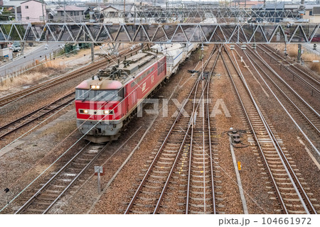 【東海道本線】稲沢貨物線を通過する貨物列車 104661972