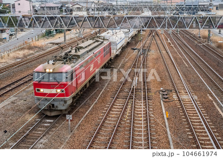 【東海道本線】稲沢貨物線を通過する貨物列車 104661974