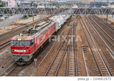 【東海道本線】稲沢貨物線を通過する貨物列車 104661975