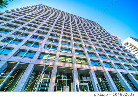 日本の東京都市景観　総務省や警察庁、国家公安委員会などを望む 104662638