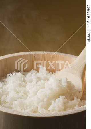 おひつに炊たてご飯 おひつに炊たてご飯 104663999