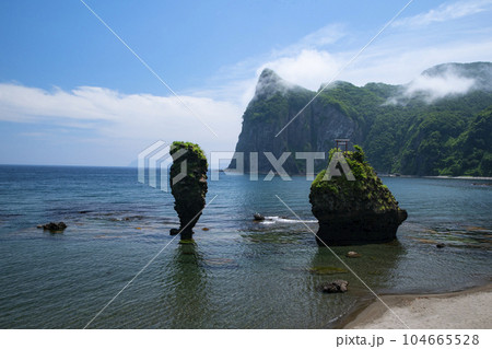 えびす岩と大黒岩 えびす岩と大黒岩 104665528