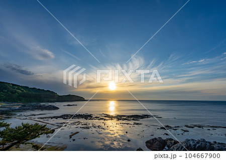 岡崎夕陽展望所　青森西海岸　岡崎海岸　夕焼け 104667900