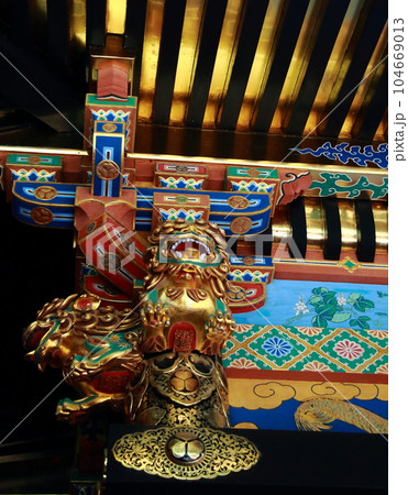 神社社殿の守り神獅子像 神社社殿の守り神獅子像 104669013