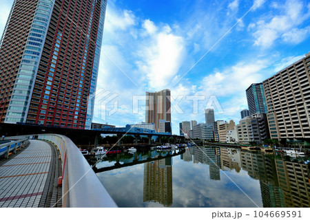 芝浦アイランドの超高層ビル群の風景 104669591