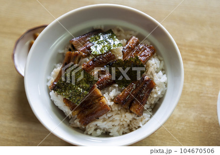 穴子丼 104670506
