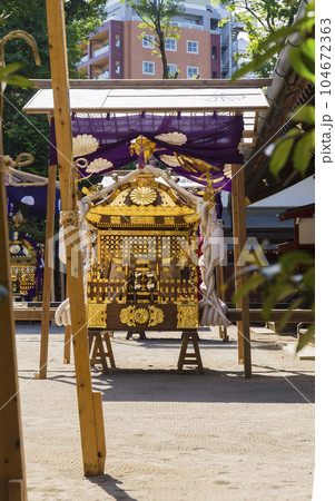 神輿　祭り　伝統行事　春　夏祭り　お祭り　豪華な神輿 104672363