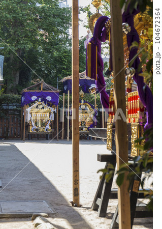 神輿 祭り 伝統行事 春 夏祭り お祭り 豪華な神輿 神輿 祭り 伝統行事 春 夏祭り お祭り 豪華な神輿 104672364