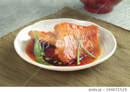 じっくり煮込んだ赤魚の煮付け じっくり煮込んだ赤魚の煮付け 104672529