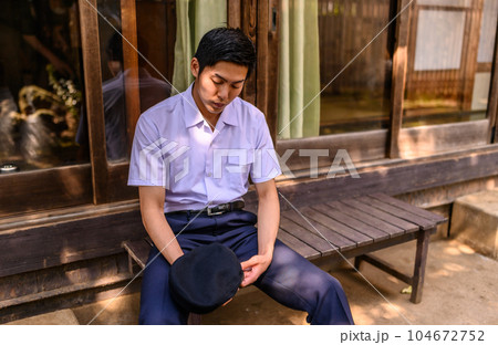 時代を感じるかっこいい男子高校生 時代を感じるかっこいい男子高校生 104672752