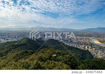 岐阜城天守から城下を望む 104675868