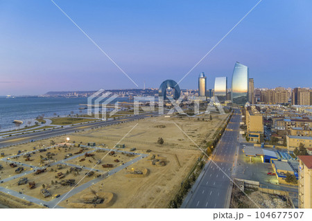 アゼルバイジャン・バクーの高層ビル群 / Crescent Bay Baku, Azerbaijan アゼルバイジャン・バクーの高層ビル群 / Crescent Bay Baku, Azerbaijan 104677507